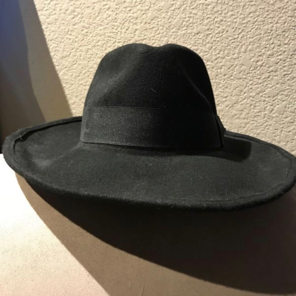 Black wide brim hat